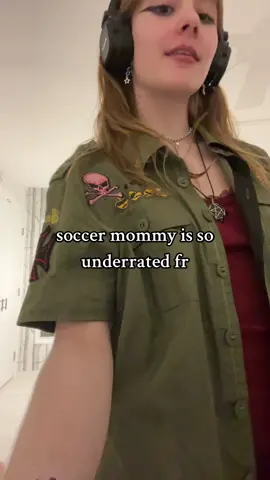 I AM JUST A DYING FLOWER! I DONT HOLD THE SUMMER IN MY EYES?!?! #soccermommy #lastgirl #fitcheck #outfitinspo #thriftedfashion #indiemusic #indieartists #underratedartist #outfitideas #lgbtqartist #jewelry #lgbtq #wlw 