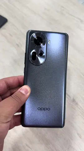 Oppo Reno 11 5G 📲 El Oppo Reno 11 debuta con una pantalla OLED de 6.7 pulgadas con tasa de refresco de 120Hz y potenciado por un procesador MediaTek Dimensity 8200 acompañado de 8GB o 12GB de RAM y hasta 512GB de almacenamiento interno. La cámara posterior es triple, y está conformada por un módulo principal de 50MP con OIS, una cámara retrato de 32MP y una cámara ultrawide de 8MP, completando sus cámaras con una selfie de 32MP. El Reno 11 se alimenta de una batería de 4.800 mAh que carga a 67W de potencia y completa sus características con un lector de huellas bajo pantalla, y ColorOS 14 basado en Android 14. #oppo #opporeno11 #opporeno115g #lejotech 