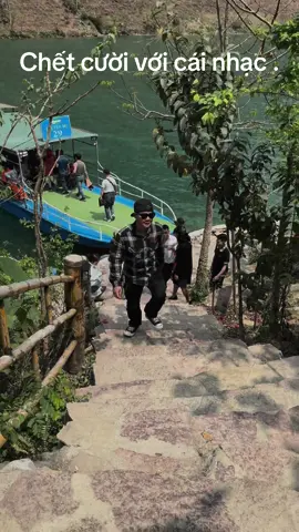 nghe nhạc mà có hình bóng của 