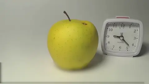 Điều gì xảy ra nếu bạn ngâm táo trong nước trong một năm?#thínghiệm