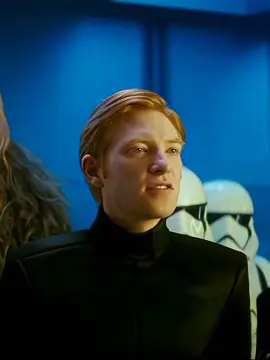 el general hux durante toda la peli me tuvo🧎‍♀️#fyp #parati #generalhux #edit #armitagehux #starwars #starwarsedit #edit #viral 