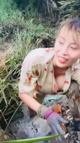 Beautiful girl catching fish #beautiful #girls #fishing #survival #camping #fyp 