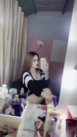 Em sạch sẽ không thích rác, gần con khác thì tránh em ra😉