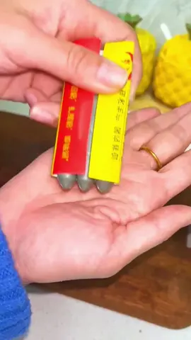 Welding aluminum copper iron welding rod,small objects are broken and leaked,with this household universal welding rod can be easily repaired,and the lighter can be used to ignite #rods #weldingrods #aluminumwelding  #tiktoktools 