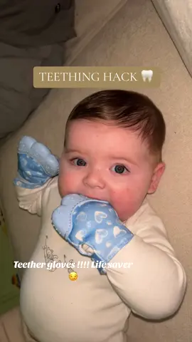 Anyone elses baby constantly got their hands in their mouth😂😂 #teethingbaby #teething #babyhack #babytips #tiktokmademebuyit #weaning #newborn #5monthsold #babyessentials #babiesoftiktok #motherhood #fyp 