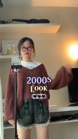 Poni nyamping is a must 🖤 #2000s #2000makeuptrend #outfitsimple #simpleoutfit #outfit2000s 