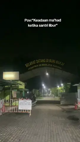 Yang di pondok mau itu ustaz/ah, karyawan, atau santri kelas akhir serasa jadi Malikatul ma'had (pesantren punya pribadi) 🤣 Absen yang pernah ngerasain nikmatnya pondok pas santri libur☝#raudhatulhasanahmedan #ma'had#santrilibur #malikatulma'had#ponpesraudhatulhasanahmedan raudhatul Hasanah