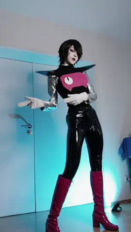 why is it so warm today </3 #mettaton #mettatoncosplay #undertale #undertalecosplay #fypシ #viral #sansundertale 