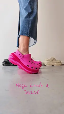 Las Crocs Crush son la apuesta de la marca a la tendencia  chunky, pero eso sí, con un poco de  plataforma para ganar altura🔝. ¿Con qué color te quedas?🫣 #maykafootwear #crocs #crocks #trendy #unglyshoes #newin #novedades #outfitinspo #howtostyle