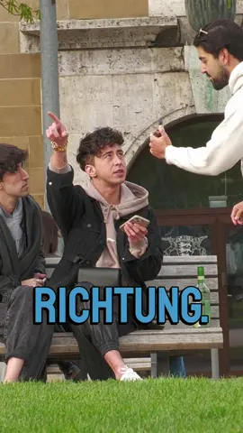Meine Ellenbogen sind echt schön #fyp #foryoupage #fürdich #viral #streetcomedy #prank 