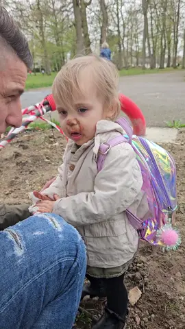 chasse aux oeufs au régiment je peux vous dire que ca fait un grand jardin 😜j'en profite pour vous dire que les portes ouvertes du 2rima seront 22 et 23 juin 2024😉🇨🇵#humour #militaire #famille 