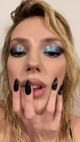 I LOVE GLITTER #makeup #beauty 