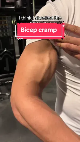 Shi was doing weird ass dances 👀 #fyp #cramp #gym #muscle #bicep #dancing 