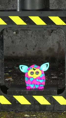 Furby Vs. SMASHINATOR 5 000 000 😂😱🫣 #satisfying #furby #smashinator 
