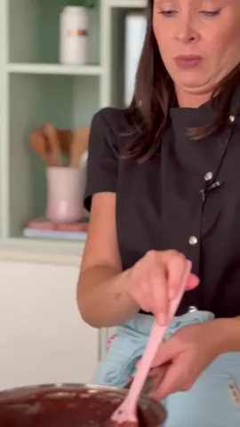 Ninguém merece ficar se queimando! Já manda para aquela amiga confeiteira que tem o braço todo marcado de queimadura.