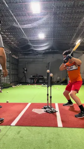 My boy always making some good adjustments! Learn how to control the barrel and not lose it! Here we’re working inside tee with a short bat to be able to stay inside of all pitches with good whip so that ball jumps off the bat, great drill to to eliminate spinning off the ball while having good barrel depth and path! P.S. Sorry for cussing ☝🏽 - - - - - #miamibaseball #hittingcoach #hittinginstructor #baseball #baseballtips #tophandhitting #backspinbaseball #indoorbaseballfacility #indoortraining #hittershit #nolaunchangle #handeyecoordination #hittingtips #travelball #hittingmechanics #fyp #foryoupage #baseballfyp 