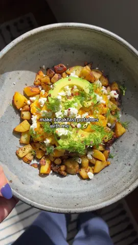 breakfast potato hash with soft scrambled eggs, feta, avocado, and dill! here’s how i make it: I like to make breakfast potatoes in a cast iron skillet in the morning — I find it to be quicker! Heat up some oil (~1-2tbsp) on medium heat, then add in your diced potatoes. I like to use baby gold or russet. Add your favorite spices/seasonings (I used garlic powder, onion powder, turmeric, and smoked paprika here along with salt & pepper, measure with your heart), and then mix the potatoes so they’re evenly coated. Cover, and cook for 10-15 minutes or so, stirring frequently so bottom of the potatoes don’t burn. If they’re getting too dark on the outside, turn the heat down a little bit. Cook until they’re soft on the inside and crispy on the outside! to make the soft scrambled eggs, it’s all about low and slow. Add a little butter to a pan on medium low heat to get it melted, add your whisked eggs, and then turn heat to low. Let the eggs sit for about a minute, then push around in the pan every 30 seconds or so, continuing to cook on low until eggs start to form curds. Just as they start to look fully cooked, remove from heat. #recipes #healthyeating #cooking 