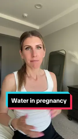 100oz fluids total…from food and drinks. Not just water. ☺️ #pregnancy #pregnancynutrition #1sttrimester 