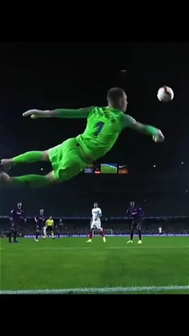 Soccer goalkeeper saves Le gardien de football sauve Fußballtorwart rettet Il portiere di calcio salva El portero de fútbol salva  #grest_football #goalkeeper 