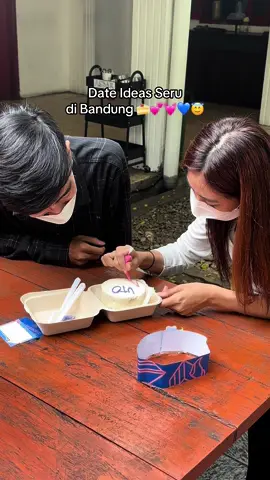 kalau 1 kue gak cukup bisa sih masing-masing dekor kue kan jadi makin asik ngedatenya 🥰🥰 #bahagiakopi #decorcake #liburlebaran #placetogobandung #wheretogobandung #coffeeshopbandung #dateideasbandung 