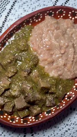 Lengua de Res en Salsa Verde ☀️ I finally made it! This has been on my list for years. I’ve been brainstorming ways to execute it well & WOW, it couldn’t have been any better.  Ingredients: • Cow tongue  • Onion  • Garlic  • Bay leaves  • Tomatillos  • Chile Serranos  • Cilantro  • Salt  • Tongue broth  • Oil  #food#recipes#lengua#tongue#cowtongue#salsaverde#beans#dinner#mexicanfood 