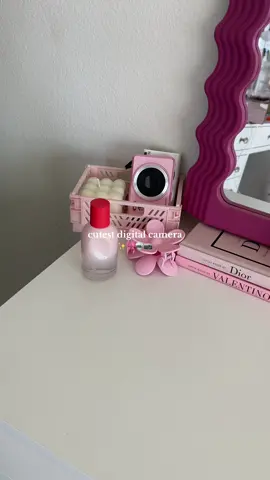 in my digital camera era 🤭📸 #digitalcamera #pinkcamera #tiktokshopfinds #pinkaesthethic #girlyaesthetic #pinterest #pinterestaesthetic #pinterestgirl #fypシ 