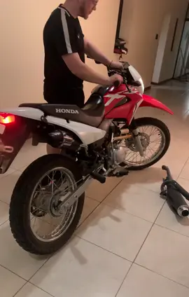 Ella tmb queria tirar corte 💥💥💥 #fyp #parati #honda #250 #15 #xr150 