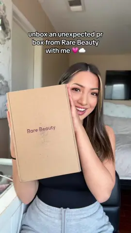 Best surprise EVER 🥹 Thank You @Rare Beauty Someone Pinch me!!! 💗 Super grateful that I get to experience receiving these kind of surprises! & thank you besties for always showing so much love and support, it doesn’t go unnoticed 🫶🏼 (Giveaway coming this week) #rarebeauty #rarebeautyluminousblush #rarebeautyblush #rarebeautypowderblush #blush #rarebeautyunboxing #prbox #beautycreator #latinacreator  
