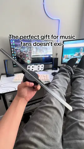 You can add any cover, photo ir video you want 👀 link in bio #LED #holographic #fan #music #trending #fyp #viral #GamingSetup #tiktokmademebuyit #gift 