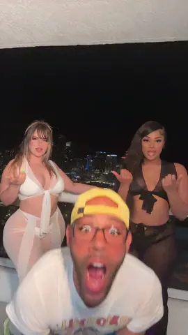 🤓 Ay papi q ricoo @Love Nynyirene  #fypシ゚viral #parati #eclipse 