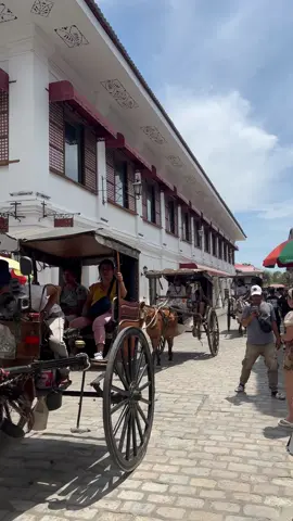 Experience what past feels and looks like. 📍Calle Crisologo, Vigan City. #vigan #callecrisologo #fyp #vintage #old #foryoupage #fypシ #fypシ゚viral #foryou 