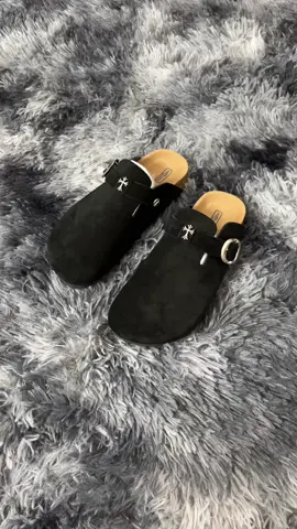 IG:ro.costudio #birkenstocks #chromehearts #shoes 