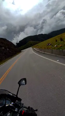#rs200 #pasionporlasmotos🏍️😍bikers🤩🙂 #paisajesperuanos🇵🇪🏞🍂 #tiktok #viral #CapCut #viajes 