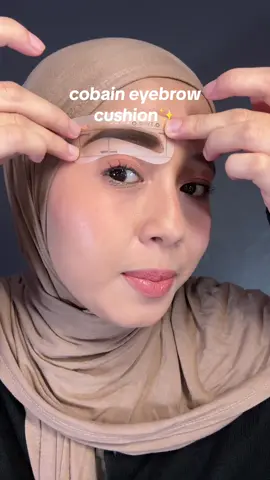 nyobain cushion, tapi buat eyebrow??! Iyakk, buat alis!! #otwoo #otwooid #otwooeyebrow #eyebrowstamp 