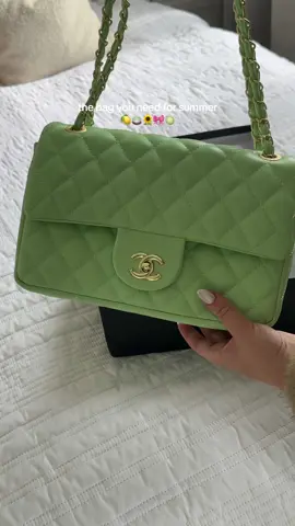 the 👸🏽 of dupes & she is stunning 