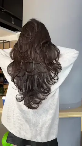 Uốn bung layer cho chị em tóc mỏng và lười chăm nhé #chastar #uon #uontocdep #layer #topthinhhanh #xuhuong2024 