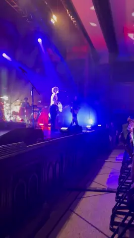 When Ross takes off his shirt…there’s no coming back from that. 😆 Again, my daughter going crazy…during Fantasy. #rosslynch #thedriverera #rockylynch #rosslynchhot 