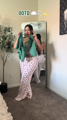 Ootd 🥝💫🤍 @target  Links in my bio 🔗 LTK  #OOTD #target #targetfinds #targethaul #targetmusthaves #targetstyle #comfyoutfits #comfystyle #fashion #trendyyy #ltk #viral #fyp #foryoupage #parati 