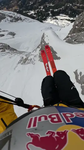 views like this are worth the hard work 🤩💯 @Aaron Durogati #paragliding #skiing #mountaineering #climbing #Outdoors #adventure #redbull #givesyouwiiings 