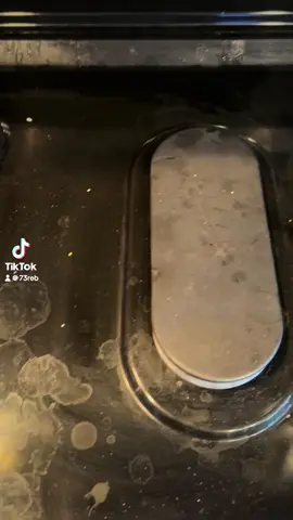 DIY Stove Cleaning…. Finally a clean stove without an entire day of scrubbing! #Pinkstuff! #the pinkstuff #pinkstuff #cleaninghacks #cleaningtiktok #cleaning #cleaningtips #beforeandafter #showertok #goviral #cleaningmotivation 