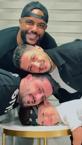 قررت اعمللكم الترند انا واخواني واحكيلكم كل عام وانتم بخير🥰🫰🏻