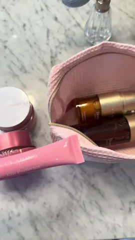 Family time 💕💝🌸  #ClarinsPartner #ClarineMultiActive@Clarins USA 