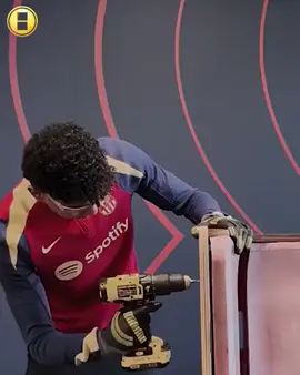 أغرب فيديو قد تشاهده للاعبي برشلونة.. هدية مميزة وصلتهم من الكامب نو! 😂 #barcelonafc #برشلونة #sportsontiktok