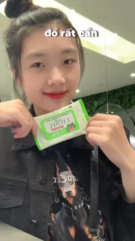 Món đồ siêu cần thiết cho chị em mình khi ra ngoài 🤗 #khanuotvesinh #lavima #chamsocsuckhoechudong 