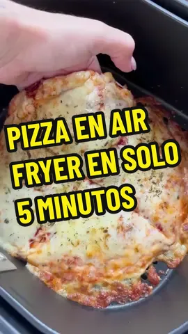 💥 Pizza en solo 5 minutos . ✅ Si quieres más recetas en mi perfil encontrarás Recetario con más de 150 recetas . #cosoriairfryer #cosoriespaña #freidoradeaire #freidoradeairereceta #recetaairfryer #comidasrapida #airfryermaster #recetafreidoradeaire #ricoairfryer #airfryer #cocinafacil 