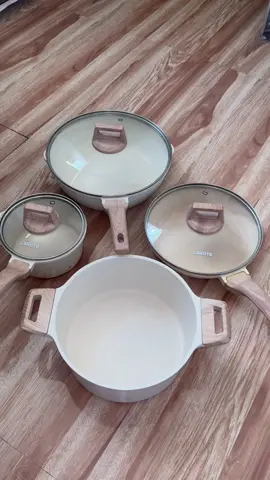 4pcs Non Stick Frying Pan very sulit and good quality♥️👏🏻 #nonstickpans #teamputiteamkahoy #kitchenware #kitchenset #carote 