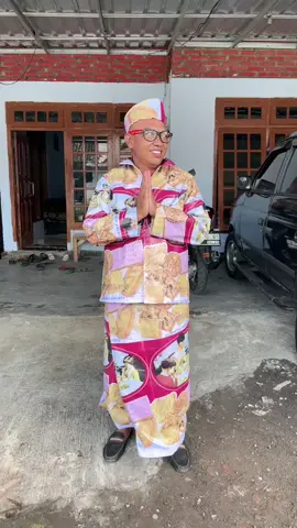 Mohon maaf lahir batin dek ka tretan sadhejeh 😁 #minalaidzinwalfaidzin #khonguan #bajulebaran #madura #bondowoso #pujer #fyp 