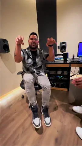 Eres una joyita💎🤌🏽❤️‍🔥 Yo te necesito en mi vida, chiquitita… #Mamacita ESTRENO ESTE VIERNES💥