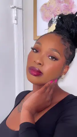 Had to hop on this TREND @Fenty Beauty  NEW lip gloss is bomb 🔥 Lip liner: @maccosmetics “Nightmoth”  Lip Gloss: @fentybeauty “Fuchsia Flex”  #atlmakeupartist #atlantamakeupartist #atlmua #atlantamua 