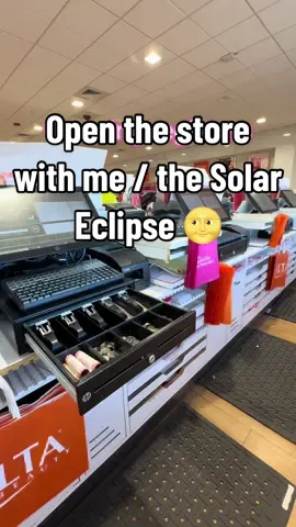 Open the store with me ft. the Solar Eclipse 🌖💕 @Ulta Beauty  #solareclipse #solareclipse2024 #workvlog #work #comewithmetowork #workday #9to5 #salesmanager #sales #Vlog #fyp #foryou #foryoupage 
